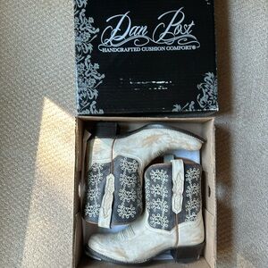 Dan Post 8.5 cowboy boots